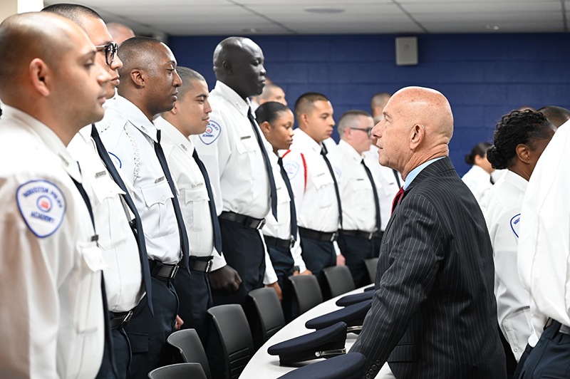 Mayor Whitmire with HPD Recruits Photo 2