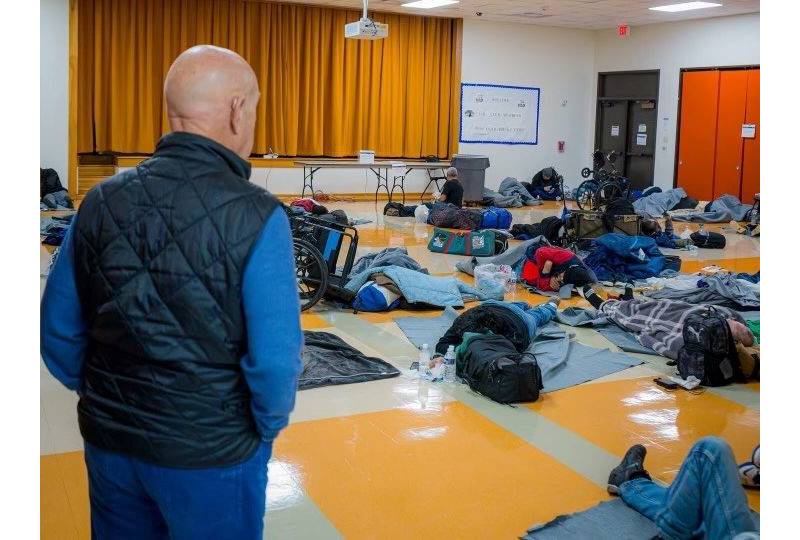 Mayor Whitmire Visits a Warming Center